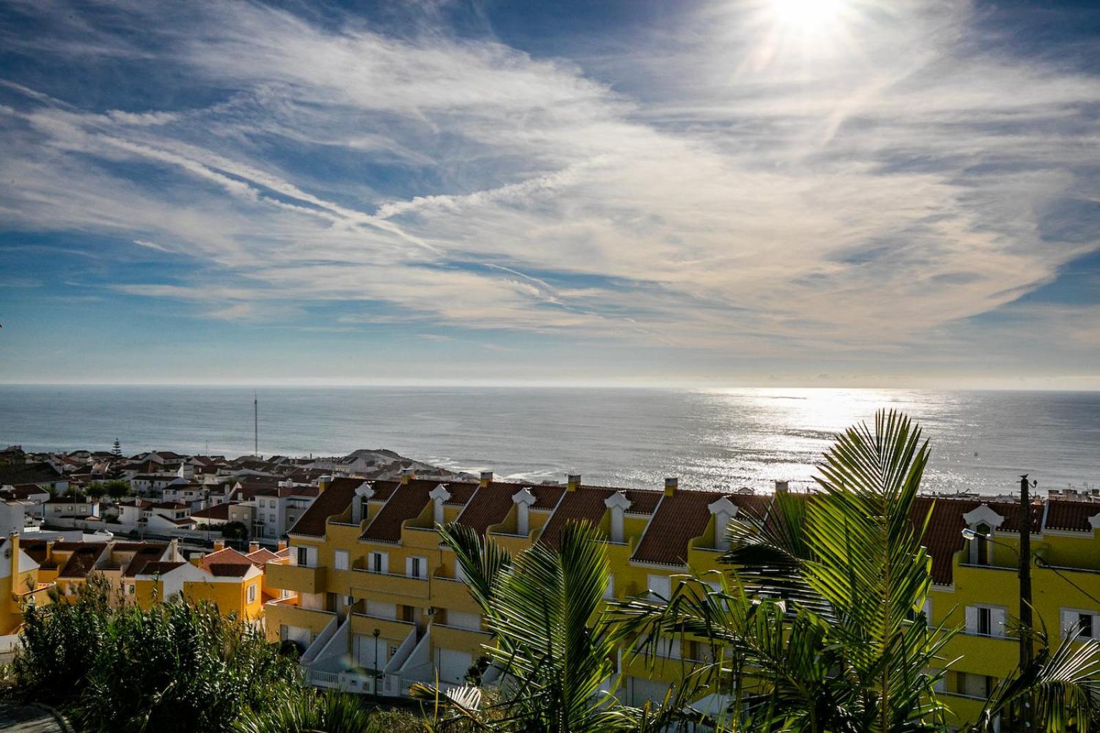 Vibing & Liming Ericeira Hotel Exterior foto